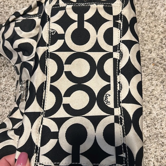 Coach Maggie Shoulder Bag - Picture 7 of 9